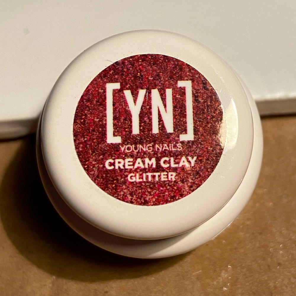 Young nails cream clay- retro ride